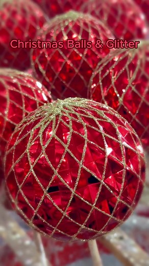 Christmas Ball Making with Glitter Powder: Easy DIY Ornament