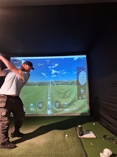 The DOD king has some competition 😅 #golftiktok #golfviews #viraltiktok #golfswing #bhsgolfsociety