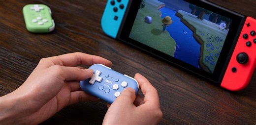 単3電池くらいの重さしかない極小ゲームコントローラ