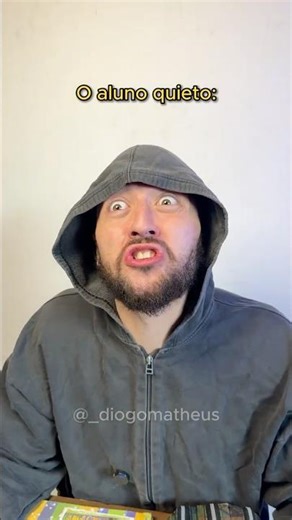 ALUNO QUIETO NA AULA DE MATEMÁTICA