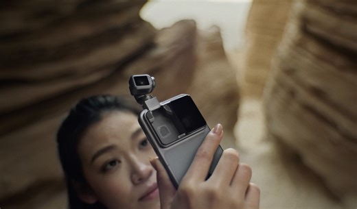 Honor's Robot Phone is a smartphone with an articulating arm