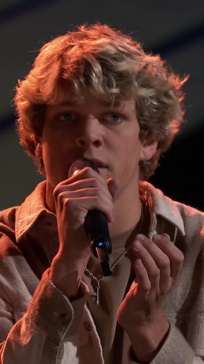 Michael Bublé Blocks Coal's Dylan Gossett on The Voice