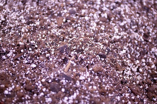 Lawn Fertilizer Settings for a Red Devil Drop Spreader