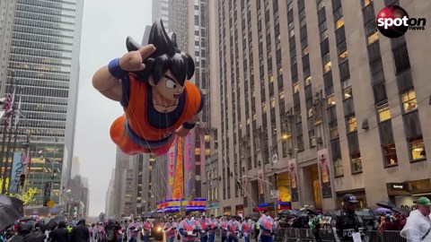 Thanksgiving parade thrills 3 million viewers