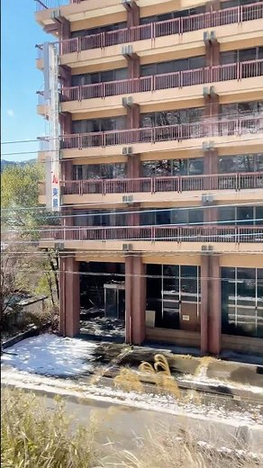 鬼怒川廃墟群を電車の中で通りかかりました #travel #japan #japantravel #japantrip #hotspring #tochigi #鬼怒川温泉 #廃墟 #温泉街