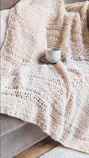 Crochet Blanket Tutorial - Free Pattern #crochet #easycrochet #beginnercrochet #diyblanket