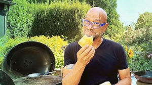 Symon's Dinners Cooking Out Season 5 Episode 14