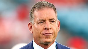 Troy Aikman makes unretirement statement with insane workout video