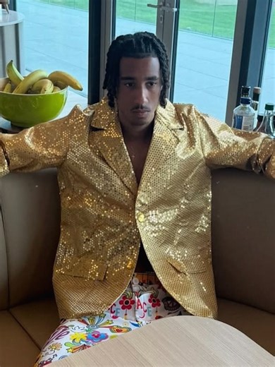 Kobbie Mainoo & Leny Yoro test how well they know each other with a game of Football Friends 👀 #manutd #kobbiemainoo #lenyyoro #premierleague