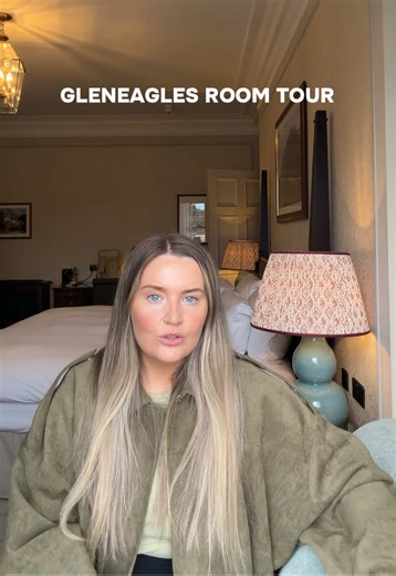 A little look around our room. No free cake but I still love you gleneagles #luxurytravel #lifeinedinburgh #gleneagles #fedinburgh