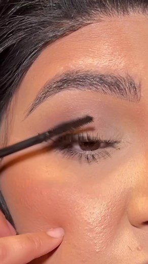 The mascara that almost* almooooost broke the internet!! @L’Oréal Paris telescopic instant lift mascara, I love the wand, it shape truly allows you to lift your OWN lashes 🫣 I do recommend this mascara as it offers newer methods of applying mascara. However, I wouldn’t recommend using this mascara if you are using lashes as the formula isn’t “soft” and it can make the lashes hard. I got mine from @shoppersbeauty #lorealparis #loreal #viralmakeup #viralmascara #productreview #productphotography