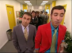 28K views · 480 reactions | 10 anni fa... Nel Febbraio del 2008, veniva trasmessa la quarta stagione della sitcom di Luca e Paolo "Camera Cafè" intitolato "La guerra dei POOH" e in un episodio come ospiti, erano presenti anche i POOH che dovevano decidere chi doveva cantare al concerto aziendale tra Paolo Bitta e Carminati con la sua band. | 50 ANNI DI POOH | Facebook