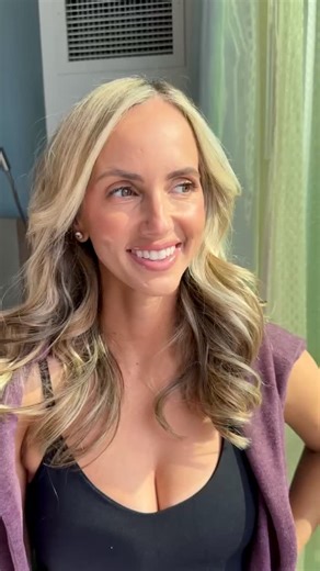 Boss Makeup Artistry on Instagram: "Glam hits different with a team that’s in sync 💁‍♀️ Makeup by one of our artists, hair by another, and the finished look comes together seamlessly 👏 that’s the beauty of having a team that trains together, works together, and knows how to bring a full glam vision to life from every angle. Soft, cohesive, and tailored to you 🤍 Makeup @alixandraesthetics Hair by @musebyjordyn #bossmakeupartistry #jacksonvillemakeupartist #duvalmua #bridal