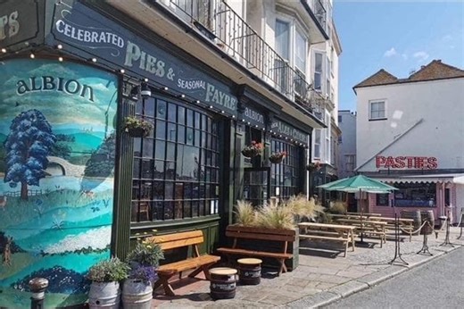 Iconic Hastings Old Town pub celebrates a decade under current ownership