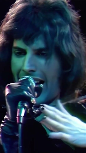 QUEEN #guitar #rock #classicrock #rocknroll #iloverock #music