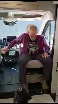 How can I turn the captain's chairs around in a Nova 20RB?