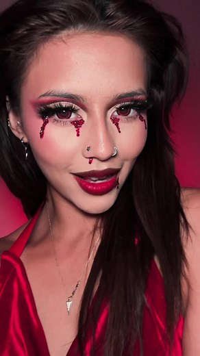 Scary Female Vampire Makeup Tutorial