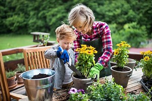 6 conseils pour initier les enfants au jardinage