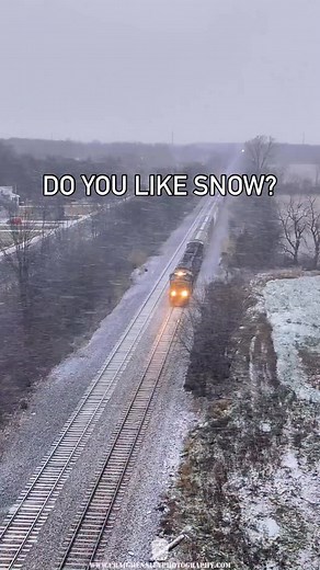 2.5K views · 1K reactions | Do you like snow? I have mixed feelings about it, but growing up in the Midwest, we’re very used to it. It can be very pretty and very much a pain in the ass as well! | Craig Hensley Photography | Facebook