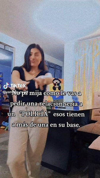 Mujeriegos y Policías: Indirectas y Memes Virales