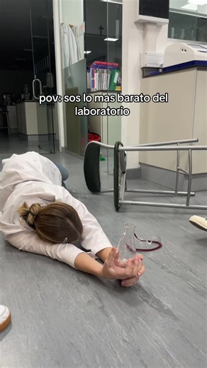 Cuando los intrumentos del laboratorio son tan caros que son mas importanre que vos🥲 #ingenieriaquimica #itba #estudiante #laboratorio #aiche