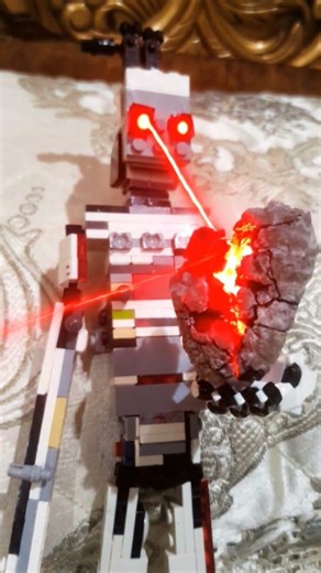 GIANT LEGO STICKMAN ROBOT HERO HAS LASER