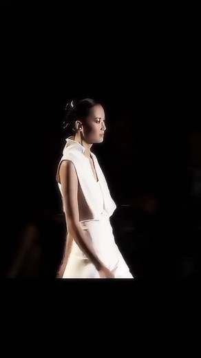hye park for zac posen spring summer 2007- #runwaywalk #fyp #horsewalkmodel #Runway #horsewalk #fashiontok #runway #runway #modeling #fypmodel #tiktokmodel #modelos #modeltiktok #moda #modelo #runwaymodel #fashionshow #horsewalkrunway #model