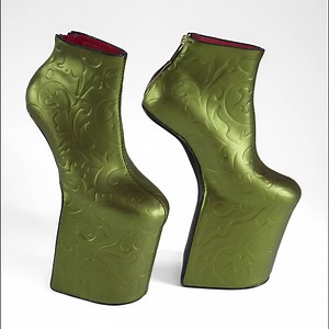 Gravity-defying heel-less shoes by Japanese designer Noritaka Tatehana: https://fal.cn/3qUGk They're part of a new (free!) display on our ground floor that explores the use of natural dyes in Japanese fashion history, like this iridescent green. | Victoria and Albert Museum