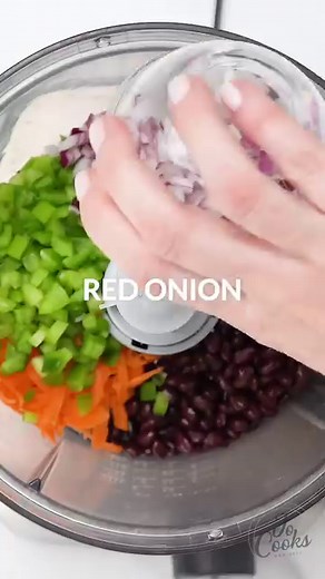 16K views · 224 reactions | This is the best Cajun Chicken Pasta recipe! It’s creamy, cheesy, loaded with flavor, and on the table in 30 minutes! An easy weeknight dinner your whole family will love. ✅Recipe- https://www.jocooks.com/recipes/cajun-chicken-pasta/ | JoCooks | Facebook