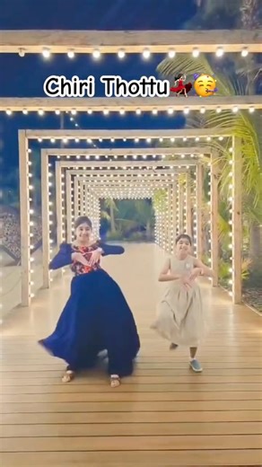 Chiri Thottu💗✨Sarvam Maya🎬#shorts #shortsfeed #sarvammaya #nivinpauly #riyashibu #akhilsathyan