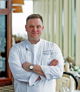 Dine Out At Top of the Hub!