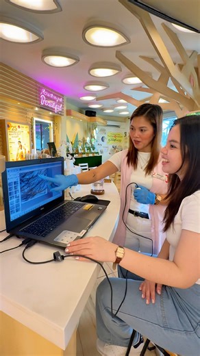 Gem visited the Human Nature flagship store to get her hair and scalp analyzed and finally learned what her hair truly needs. 💚 From a porosity water test, digital hair & scalp analysis, to personalized product recommendations, you can also start taking care of your hair the right way! 🌿Visit a Human Nature store today and unlock your hair’s full potential! #ShopGoodness Website: https://humanheartnature.com/buy/hair-care.html Branches: https://humanheartnature.com/buy/branches | Human Heart N