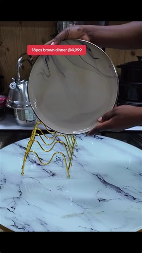 Elegant Brown Dinner Plate Set for Stunning Tablescapes