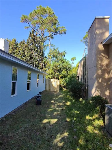 Hip Square Fence Construction Inc. on Reels