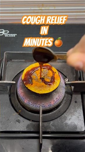 Khansi ka natural ilaj (Haldi + kali mirch) magic! #Shorts #HomeRemedy #CoughRelief #homemade #cold