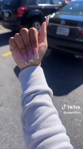 These are so cuteee 😮‍💨😍😍😍 Pics on my tiktok & Ig story Dont forget to book me Link to Ig in Bio 🥰. Located in Decatur, Ga 📍 #fypシ゚viral #atlanta #decaturnailtech #beginnernailtech #teamwork #Loveyourboobs #trending
