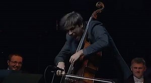 Hoy es el cumpleaños de Rihanna. Feliz cumpleaños con esta versión especial de "We Found Love" hecha por 2CELLOS