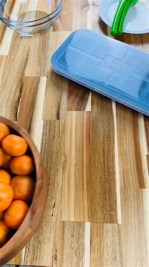 Mandarin Ice Cubes (aka Cuties Season Magic 🍊) This is one of my favorite little wellness tricks. I juice Cuties (mandarin oranges), pour the juice into ice cube trays, and freeze. Whenever I want to naturally sweeten a drink, I just drop a cube or two into a bubbly water. Sometimes I add fresh mint or a little grated ginger before freezing, but honestly—do whatever you love. It’s refreshing, naturally sweet, and such an easy way to make plain water feel special without any added sugar. How to