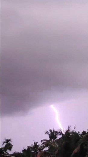 ⚡ Lightning's SHOCKING Secret! (Science Explained) #shorts