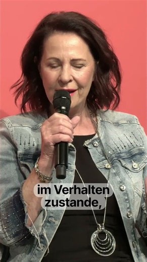 The Conflict Between Attachment and Autonomy with Stefanie Stahl | 30-Minute Shared Flat 2026