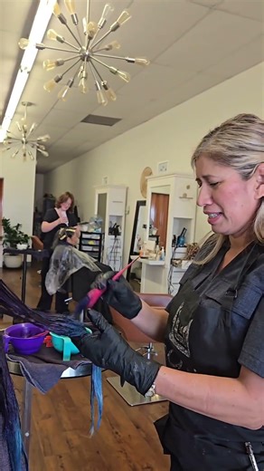 Balayage morado oscuro y turquesa 💇‍♀️💅🔵💖#salondebelleza #pravanavivids #pravanableach #viralreels