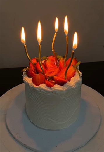 ❤️🤍😍 #tiktoknigeria #valentine #minions #whitecake #fypシ゚viral