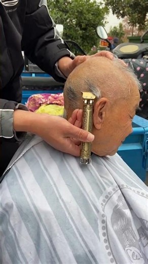 Shaving a Driver by Force — Unbelievable Street Prank!