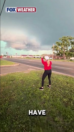 STORM TRACK: FOX Weather Meteorologist Haley Meier Shows Off A Rotating Wall Cloud In Missouri