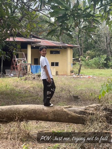 Rampahan sa puno moment #fall #tree #highschool #viral #fy