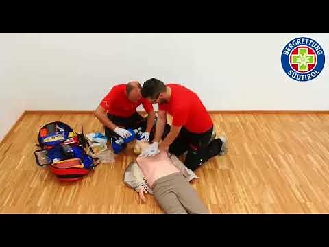 Herz-Lungen-Wiederbelebung mit AED