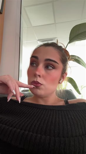 Vidéos de Cassandra Casanova (@cassandra.casanova) avec Parallel Universe bridge sped up - laurenspencerspam