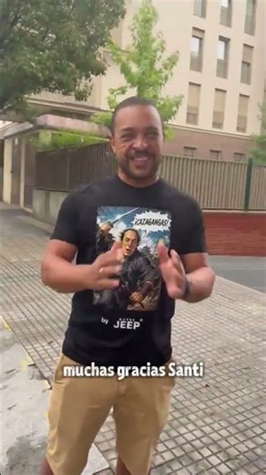 A ELLA LE ENCANTA ESTE JEEP