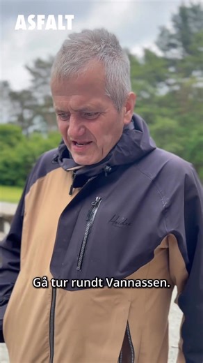 Hva liker du å gjøre ute? 🌲 Det har vi spurt både Asfalt-selgere og kjente personer fra Rogaland om i årets julebok. Her ser du svarene til Else Berit, Robert, Nils Rikard og Audun 🤗 | Gatemagasinet ASFALT