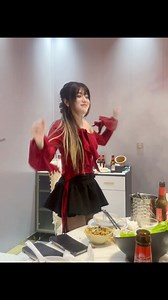 2.1M views · 77K reactions | ကိုယ်ရူးရင်တောင်အဲ့လို support ပေးမယ့်သူငယ်ချင်းမျိုး殺來 | Yadanar Soe San | Facebook